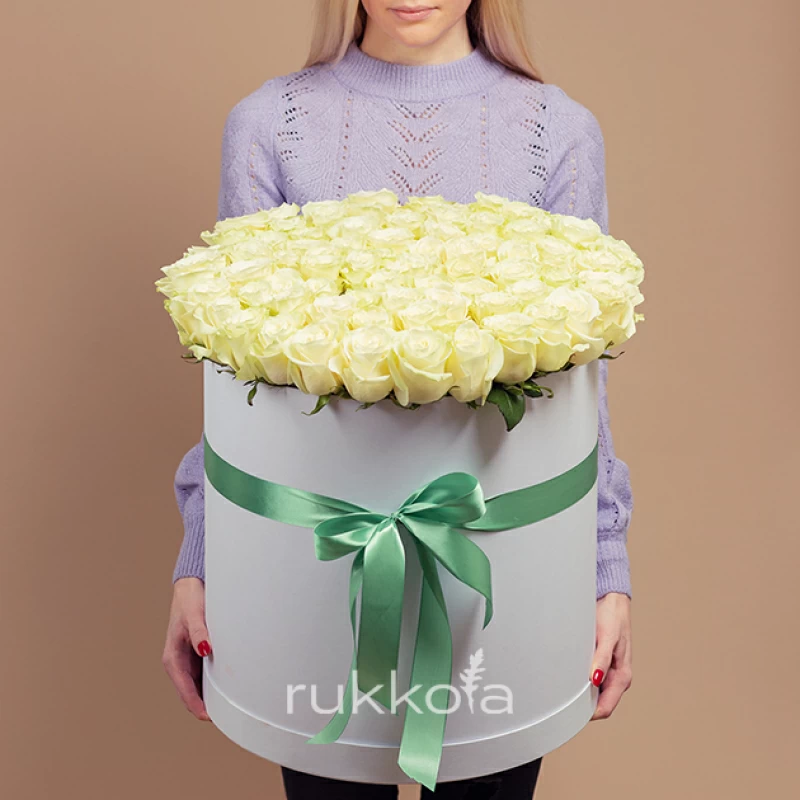 Белые розы Мондиаль (Эквадор) в гигантской белой коробке купить с ...